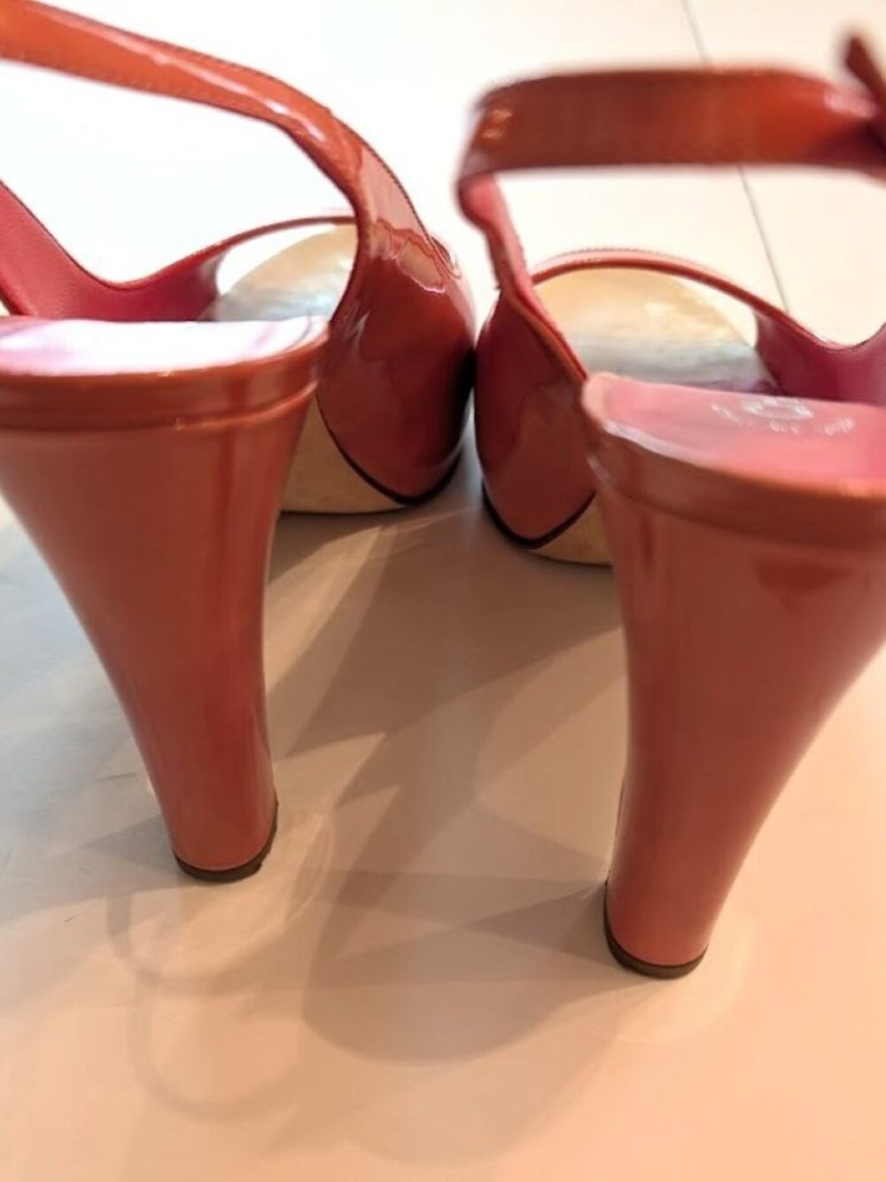 Chanel slingback platform pump (LIKE NEW) - Picture 4 of 10